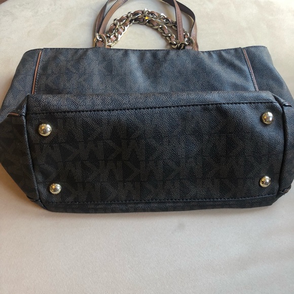 Michael Kors Signature Tote Bag With Chain Straps - Picture 3 of 8